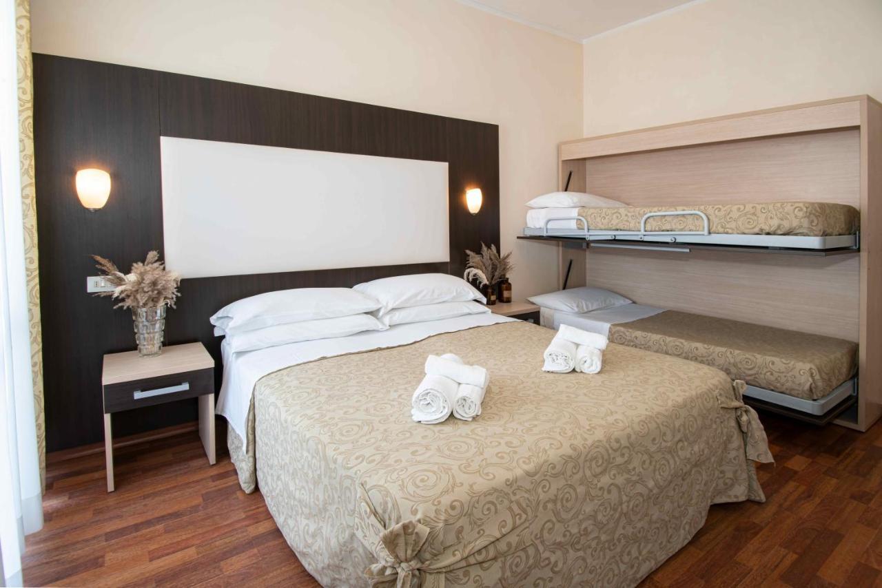 Hotel Baby Milano Marittima Exterior foto