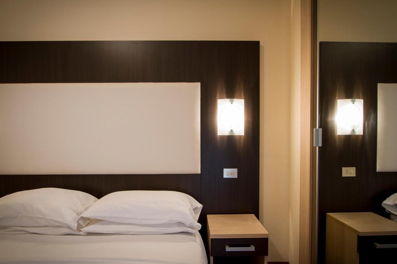 Hotel Baby Milano Marittima Exterior foto