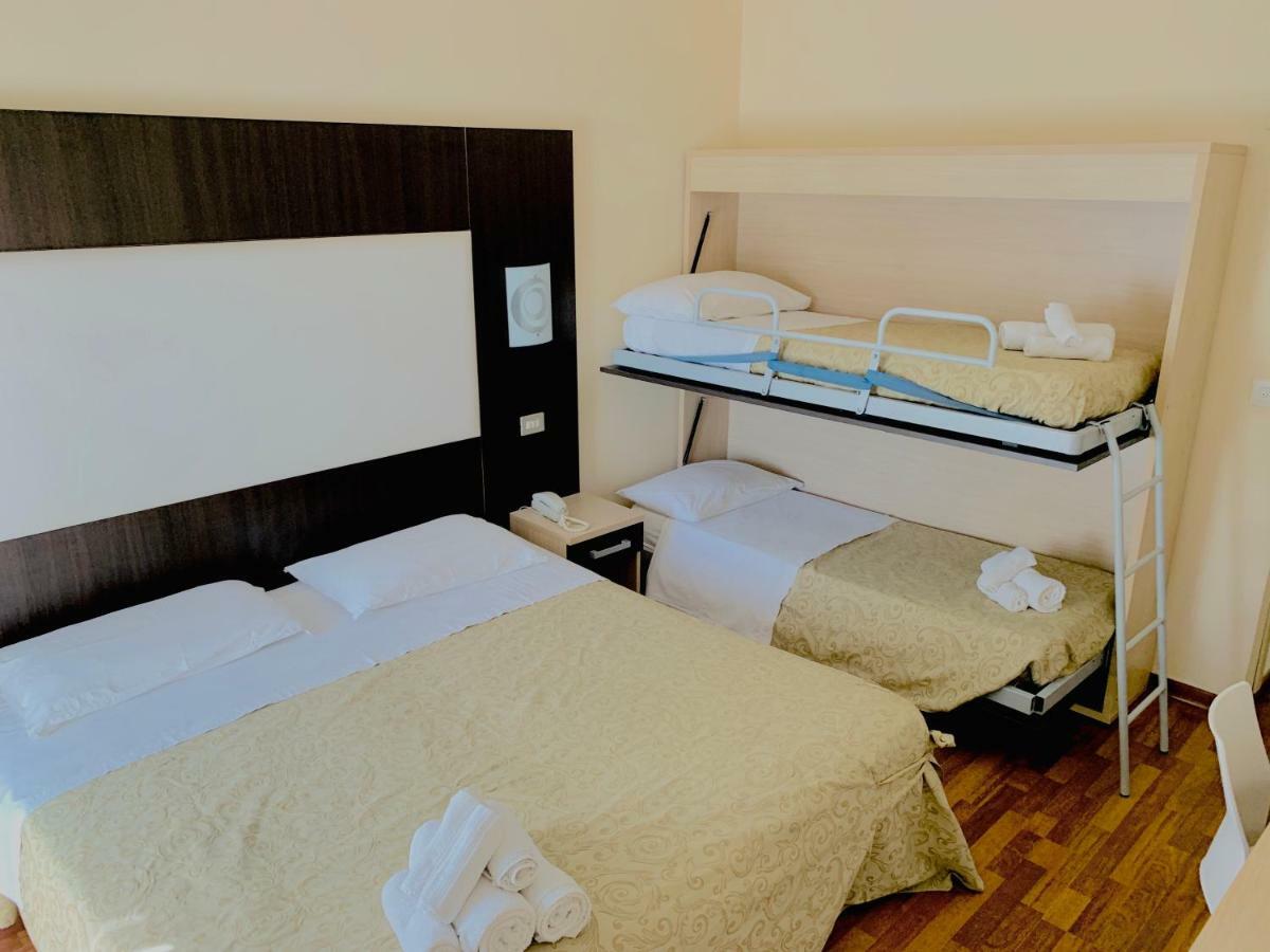Hotel Baby Milano Marittima Exterior foto